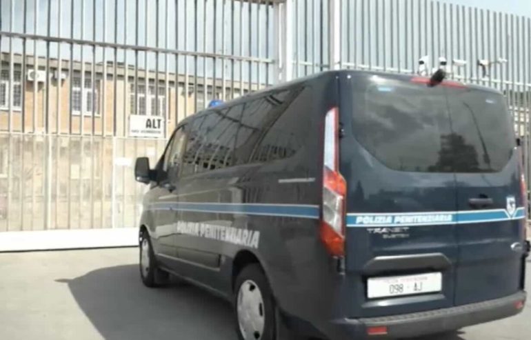 Salerno, intensificati i controlli: sanzionati per fuochi d’artificio vicino al carcere