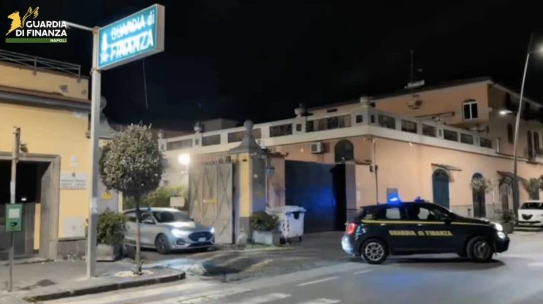 Scommesse clandestine e riciclaggio per conto del clan D’Alessandro: scattano arresti e maxi-sequestri