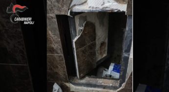 Scoperti due bunker e un arsenale nella ex roccaforte del clan Gionta: sequestrate armi e droga