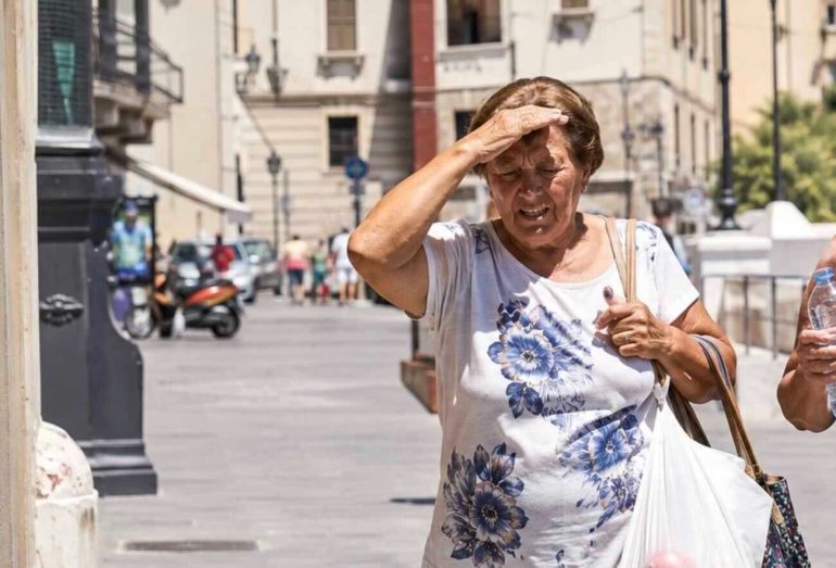 Svolta meteo: l’Italia si spacca in due. Al Nord arrivano i temporali, al Sud ancora 45 gradi