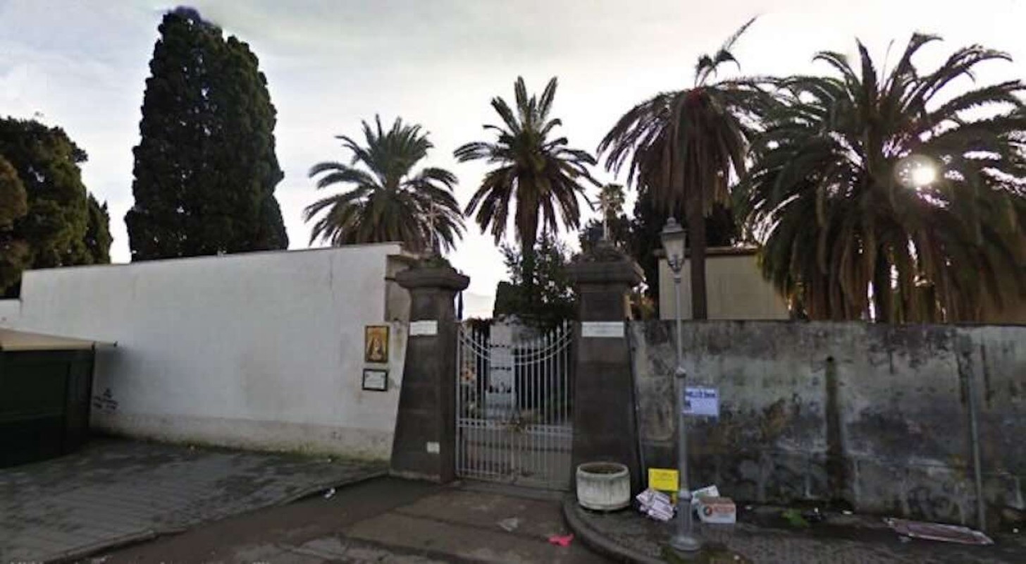 Il cimitero di Torre Annunziata