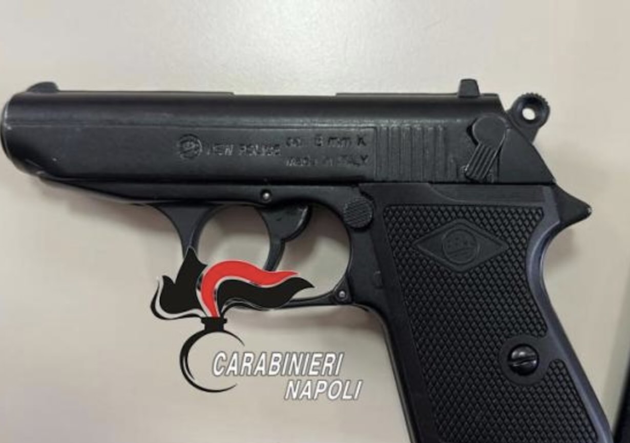 Torre del Greco: Arrestato 32enne con pistola calibro 9 modificata a bordo di Fiat Uno