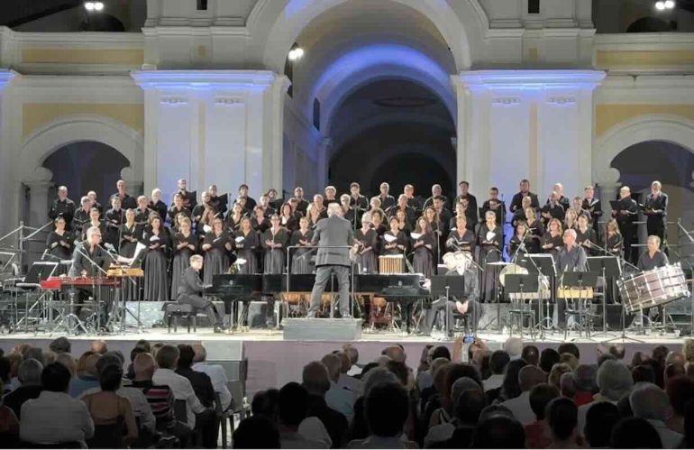 Trionfo musicale a Villa Campolieto: l’Orchestra del San Carlo incanta con Carmina Burana