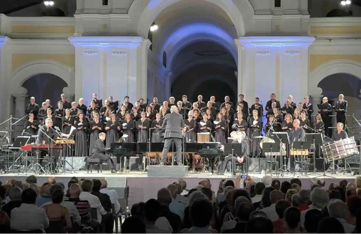 A musical triumph at Villa Campolieto: the San Carlo Orchestra enchants with Carmina Burana.