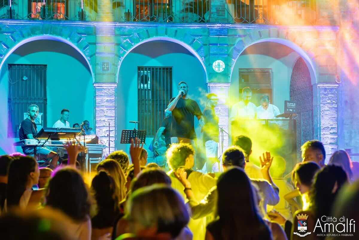 Ad Amalfi il Ferragosto si accende con il That's Napoli Live Show di Carlo Morelli