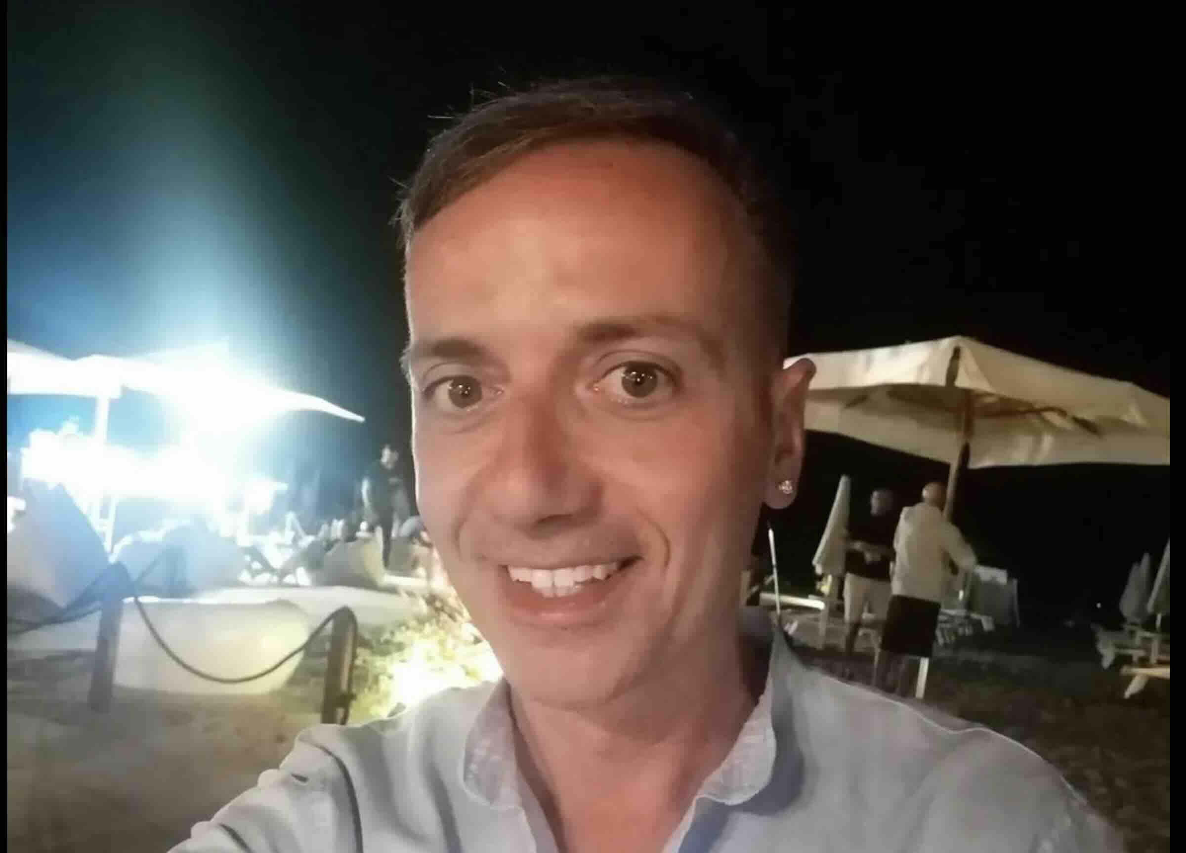 Addio a Carmine Bologna, il tifoso del Benevento che ha sposato il suo grande amore in ospedale