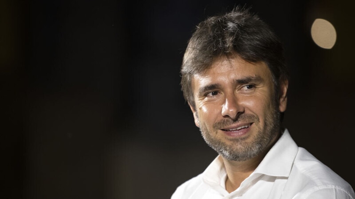 Alessandro Di Battista ricoverato a Cuba: l'ex deputato promette di tornare presto