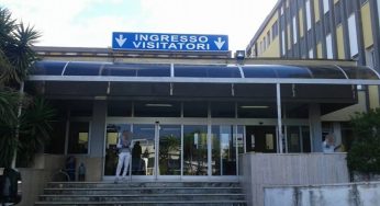Allarme all’ospedale di Battipaglia: «Rischio crolli», via tutti i pazienti