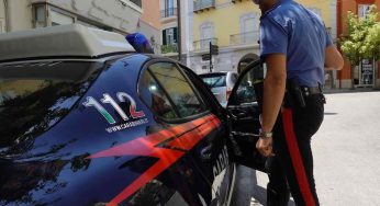 Caserta, infastidisce i clienti del bar e aggredisce i Carabinieri: arrestato