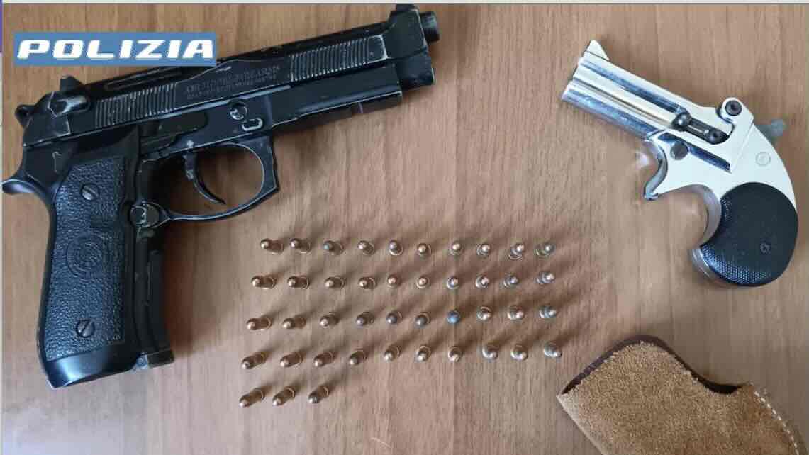 Arrestato a Poggioreale un 62enne trovato in possesso di due pistole clandestine