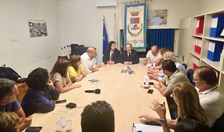 Bacoli, allarme sfollati: «Sono già 250, ma presto potrebbero diventare oltre 700»