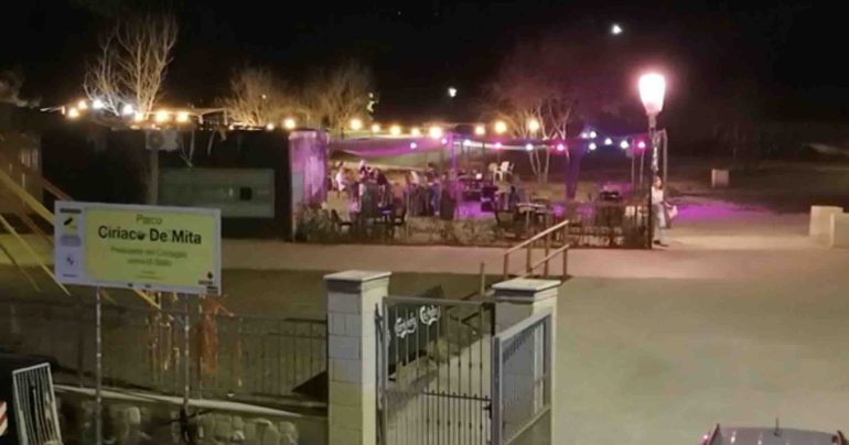 Benevento, follia al Parco De Mita: lite finisce a colpi di pistola, ferito un 27enne