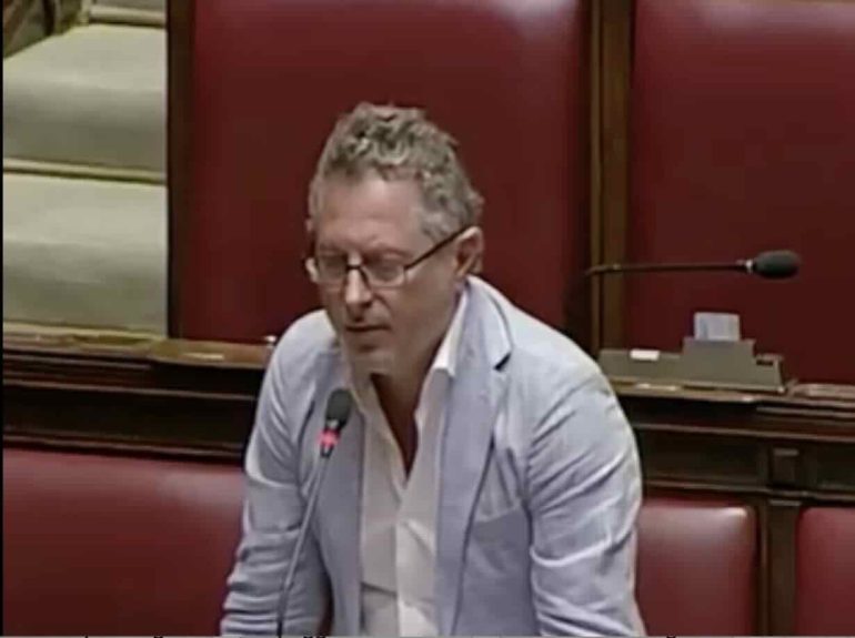 Borrelli (Avs) insiste su tariffa unica Rc auto per contrastare le disparità territoriali