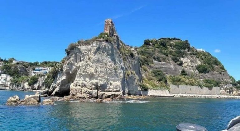 Campi Flegrei, allarme sindaco di Bacoli: tre anni senza interventi sui costoni a rischio