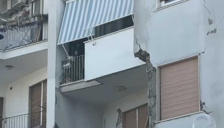 Campi Flegrei: prosegue lo sciame sismico, oltre 120 terremoti registrati