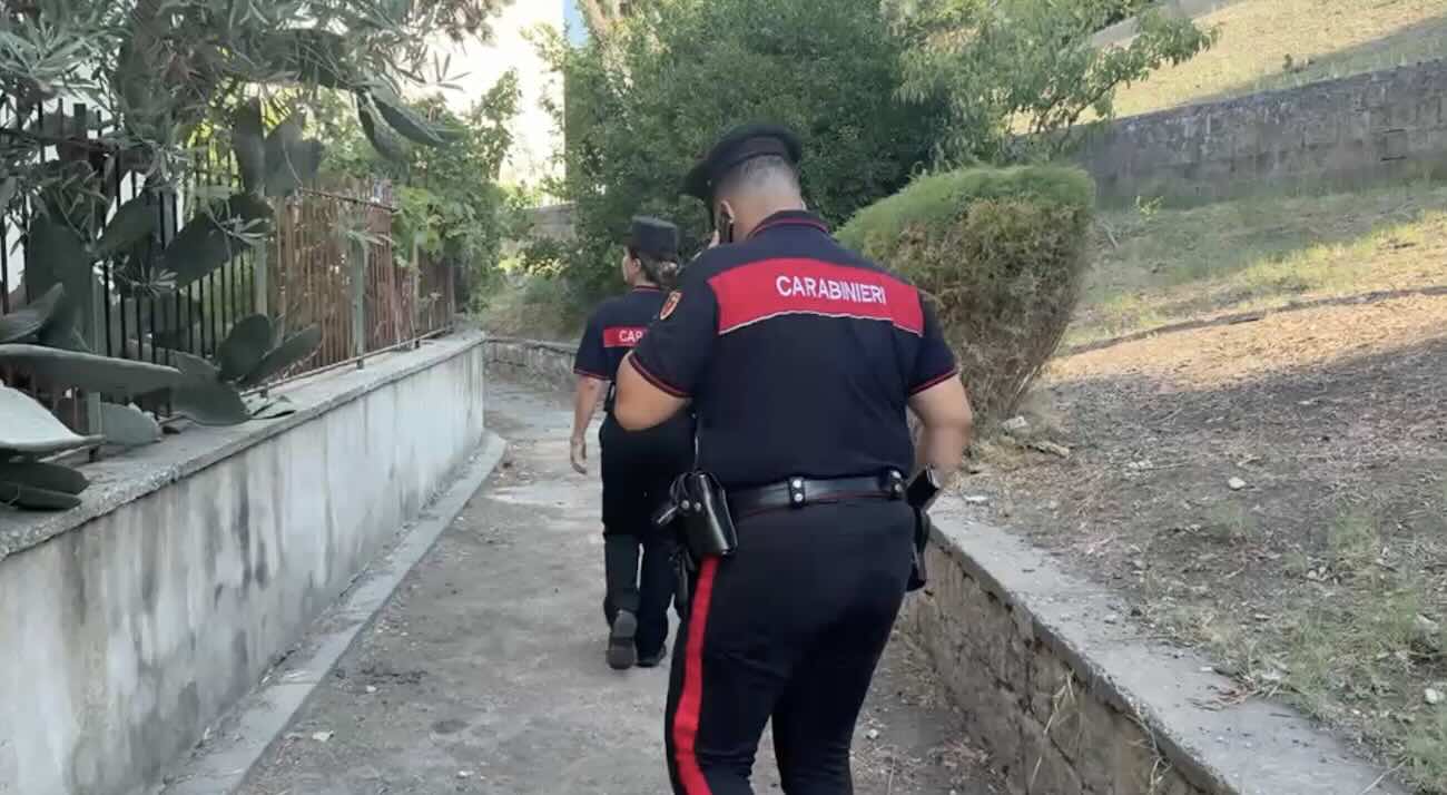 Controlli anti-sciacallaggio a Pozzuoli, un carrozziere del rione Sanità arrestato durante le operazioni di sicurezza