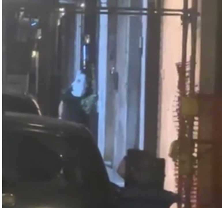 Castellammare, cappuccio bianco e machete, assalto a un hair stylist: arrestato 53enne