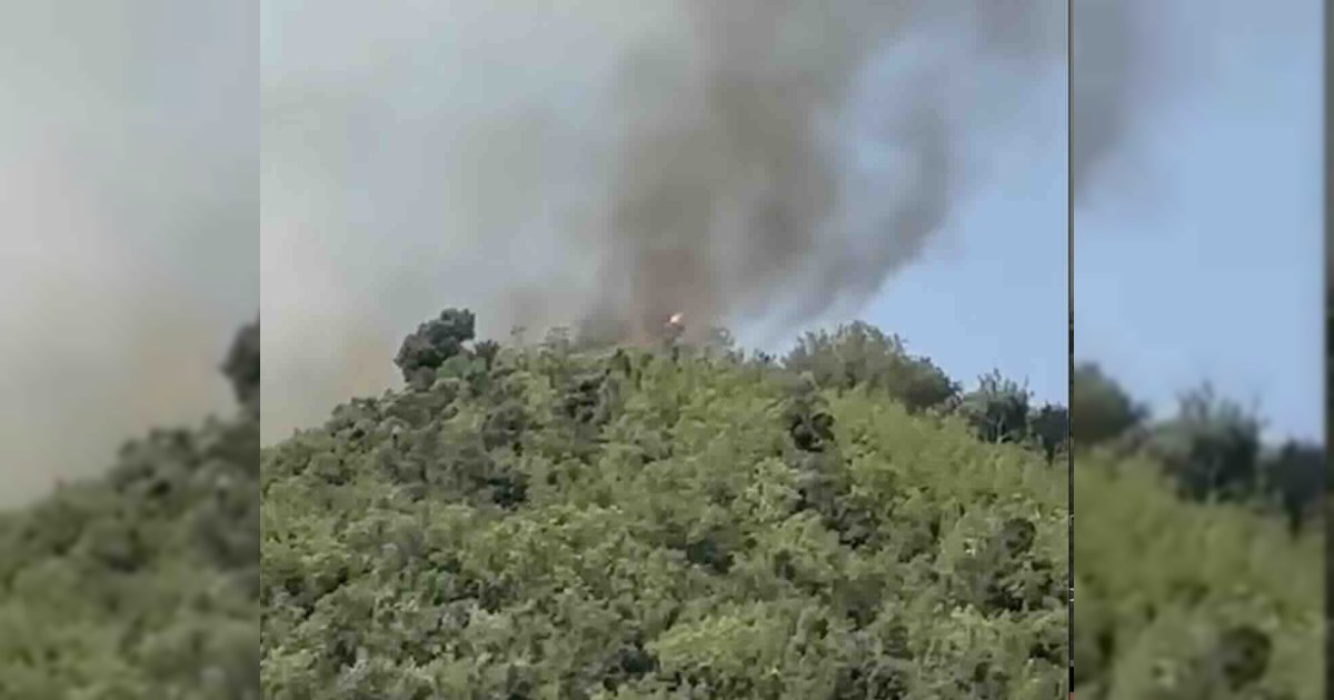 Costiera Amalfitana, mattinata di fuoco tra Maiori e Tramonti: Canadair ed elicotteri in azione