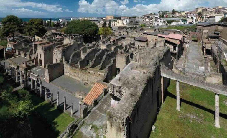 Il caldo non ferma il parco archeologico di Ercolano: 2.790 visitatori nel weekend di Ferragosto