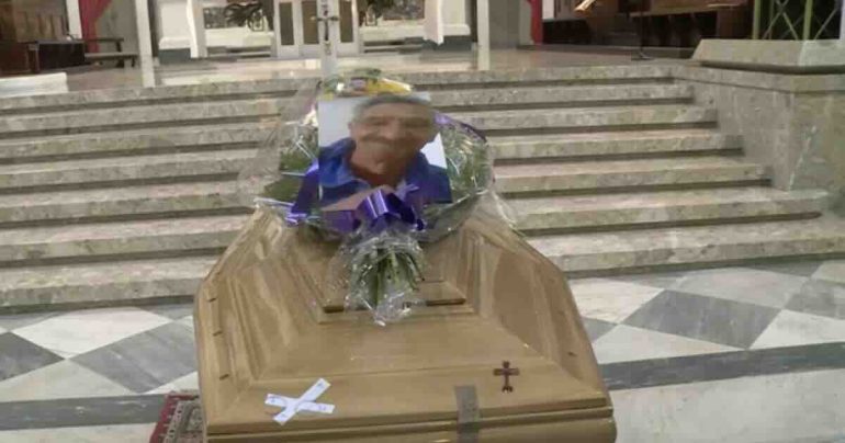 L’addio a Guido Roviello, Monsignor Lagnese: «Ucciso anche dalla nostra indifferenza»
