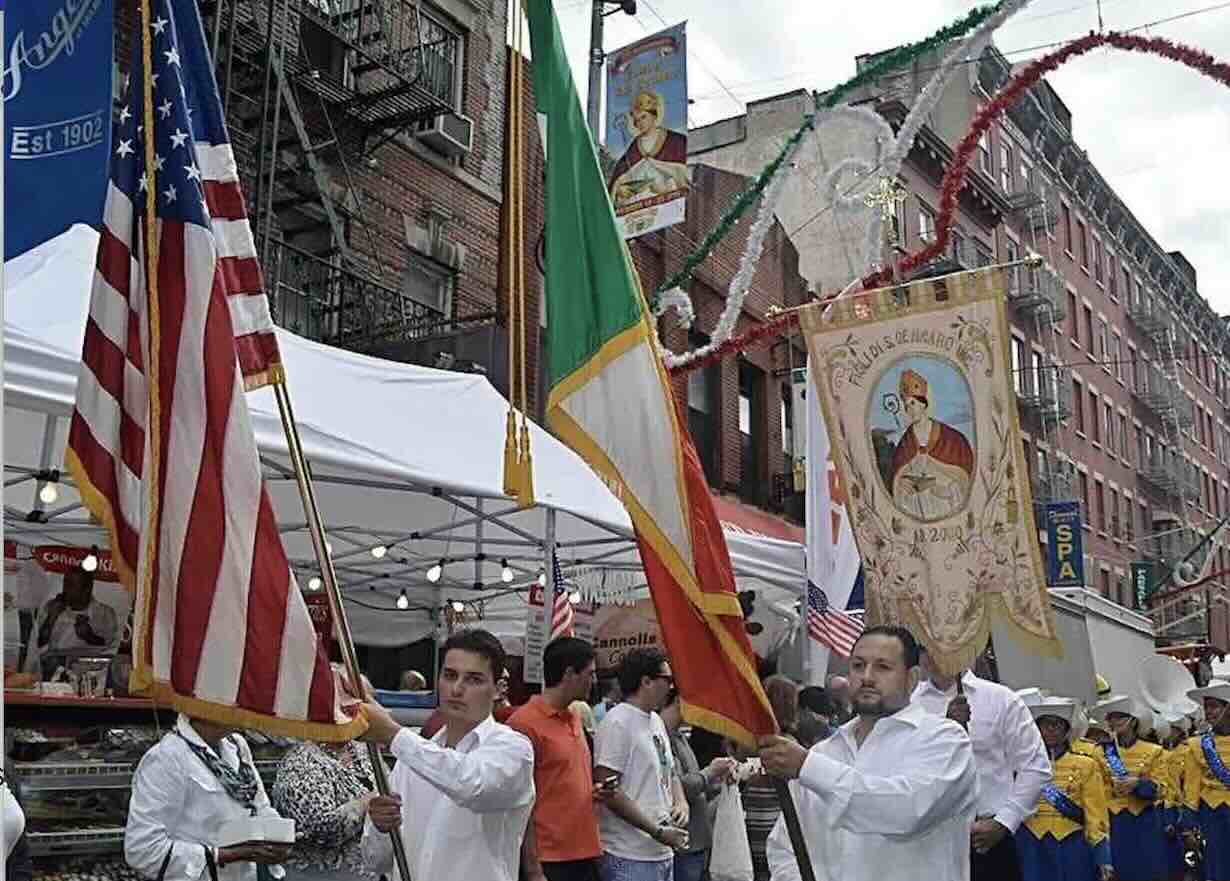 Little Italy si prepara per la centesima Festa di San Gennaro a New York