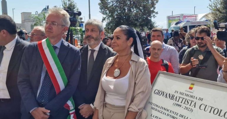 «Mai più tragedie»: Napoli ricorda Giogiò tre anni dopo, l’appello contro la violenza giovanile