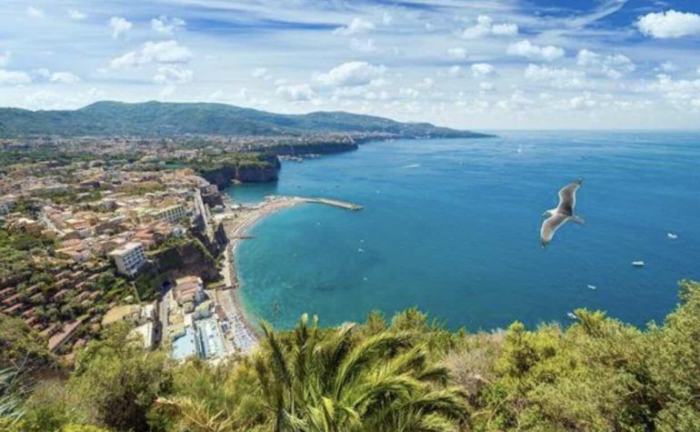 Meteo Napoli e Campania oggi 13 agosto: caldo africano ancora protagonista