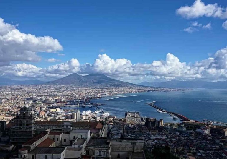 Meteo Napoli e Campania oggi 18 agosto: temperature in discesa