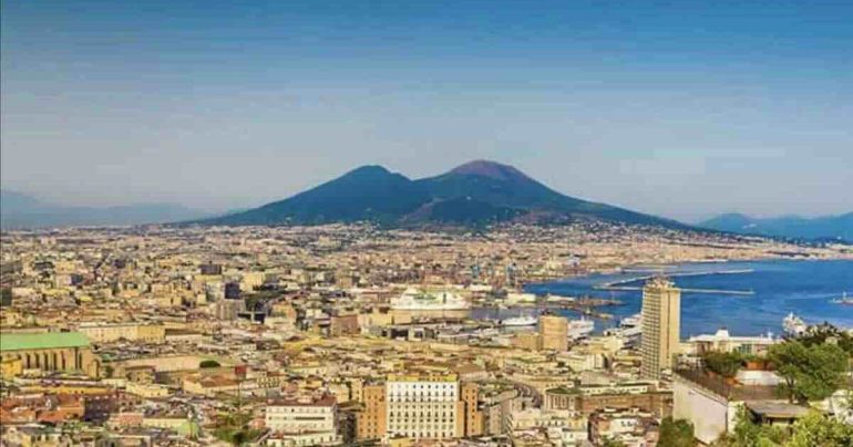 Meteo Napoli e Campania oggi 28 agosto, oggi il picco del caldo: fino a 37-38 gradi