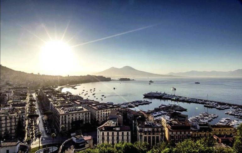 Meteo Napoli e Campania oggi: anche oggi bollino rosso