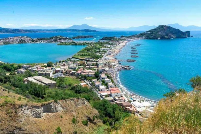 Meteo Napoli e Campania oggi: ancora nella morsa dell’afa