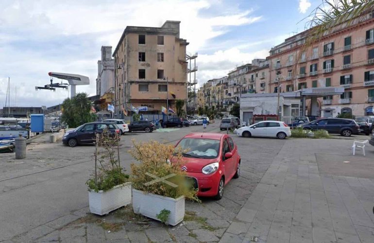 Castellammare, ragazzino di 9 anni coinvolto nel parcheggio abusivo