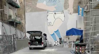 Murale di Maradona ancora chiuso: polemiche sui social, ma la riapertura è questione di giorni