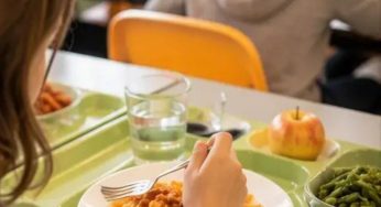 Napoli, aperte le iscrizioni alla mensa scolastica: ecco le novità per il 2026/2027