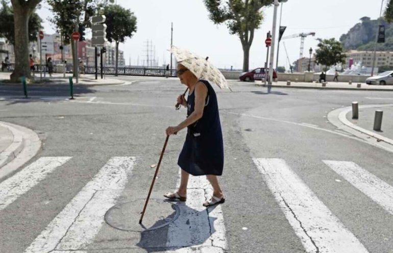 Napoli, Giugliano e Salerno: aumento della mortalità di anziani durante le ondate di calore