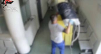 Napoli, ruba un condizionatore dalla sala d’attesa dell’ospedale: incastrato dalle telecamere