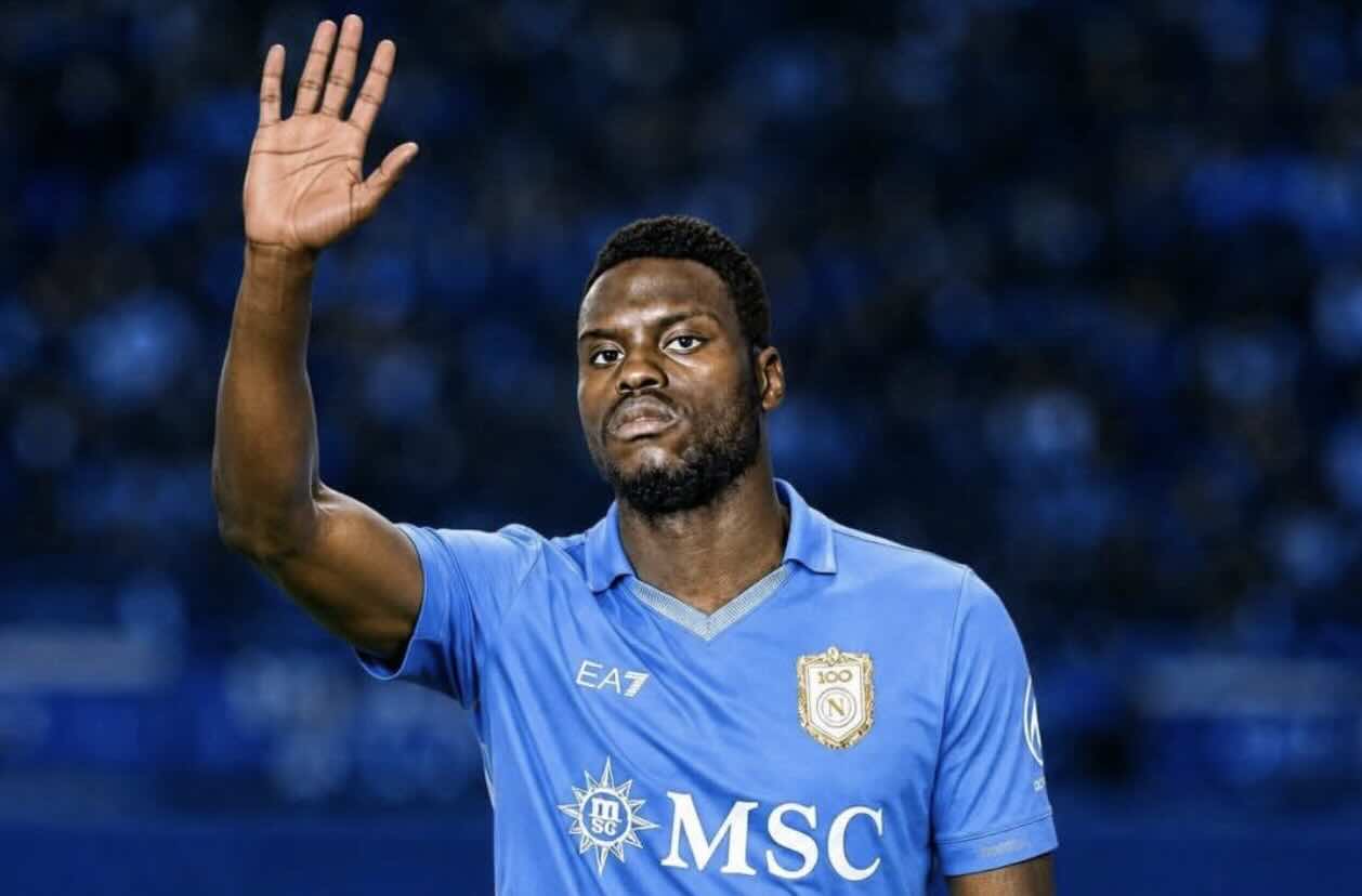 Napoli ufficializza Badiashile: difensore francese in azzurro fino al 2031