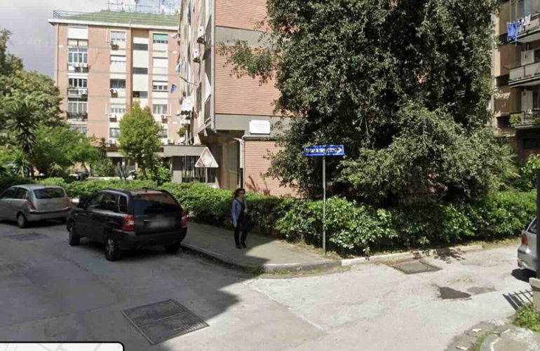 Giallo a Ponticelli: donna di 57 anni trovata morta in casa con lividi sul corpo