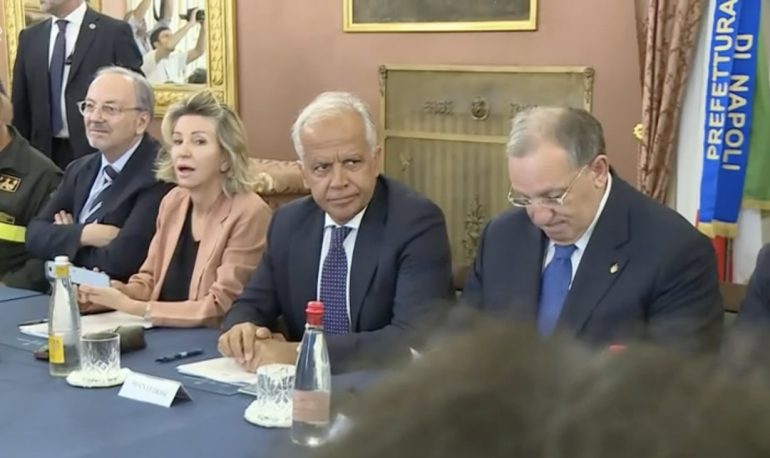 Piantedosi esclude lo spopolamento di Pozzuoli dopo il sisma: focus su sicurezza e costoni