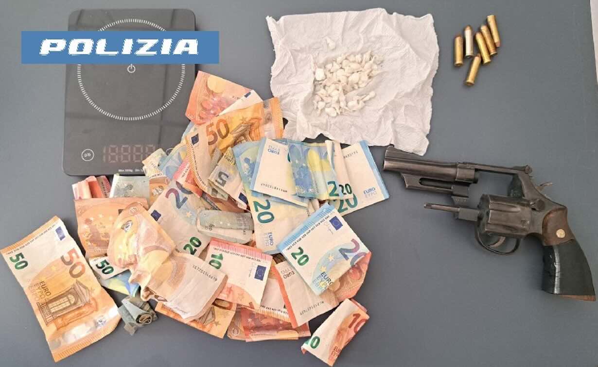 Arrestato un giovane di 21 anni a Porta Nolana, sorpreso mentre spacciava droga a Napoli