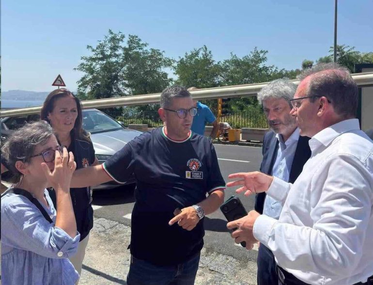 Pozzuoli, il sindaco: «Oltre mille sfollati, edifici e scuole a rischio. Non bastano più le promesse»