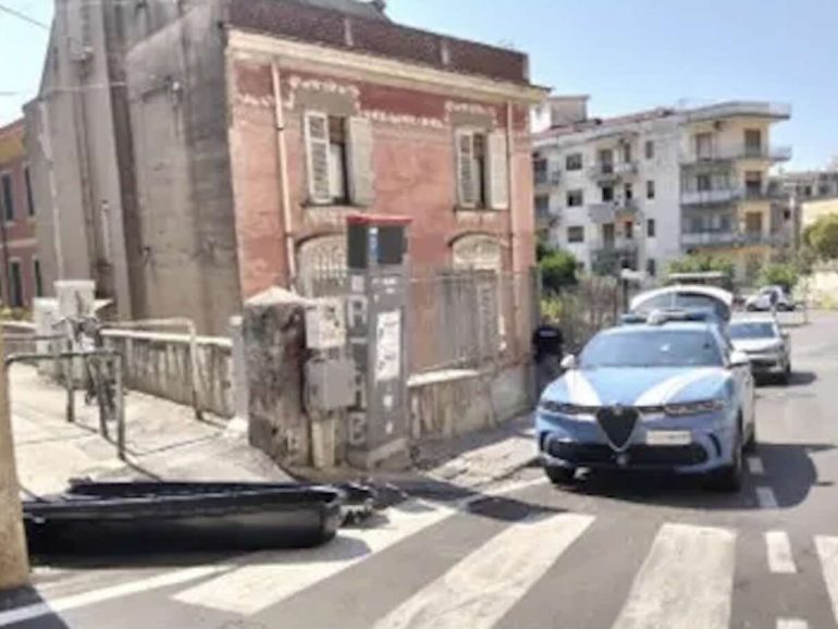 Salerno, cade nel vuoto e muore mentre tenta di entrare in casa della ex