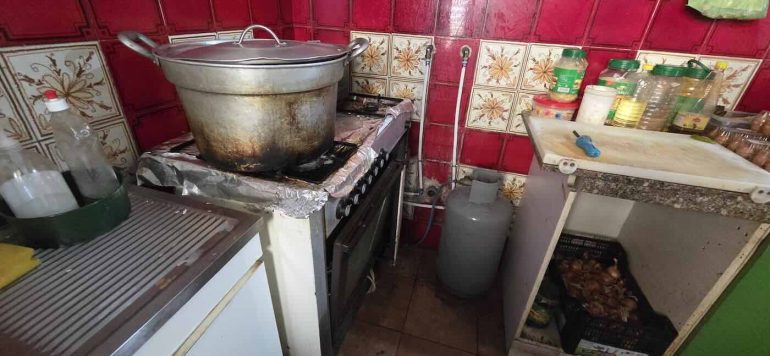 Salerno, scoperto grave caso di sovraffollamento abitativo nel centro storico: scattano diffide e sgombero