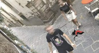 Sorrento, la maglia di Lupin non porta fortuna: ladri di e-bike traditi dalle telecamere e arrestati in treno