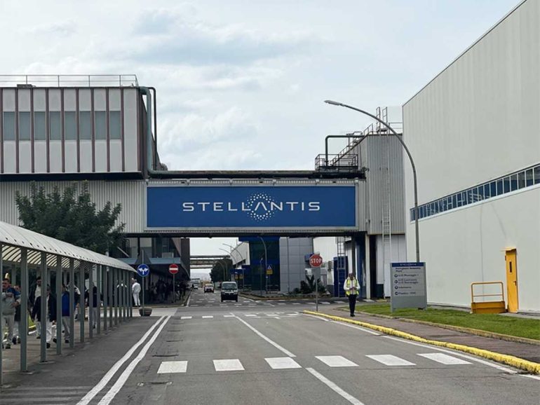 Stellantis Pomigliano, prorogati per un anno i contratti di solidarietà per i lavoratori