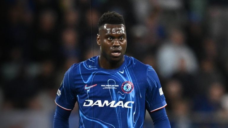 LIVE – NAPOLI, stallo su Badiashile: manca il sì definitivo, riemerge la pista Aguerd