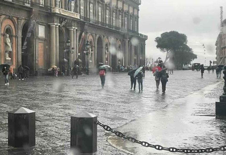 Temporali in arrivo su tutta la Campania: scatta l’allerta gialla fino a sera