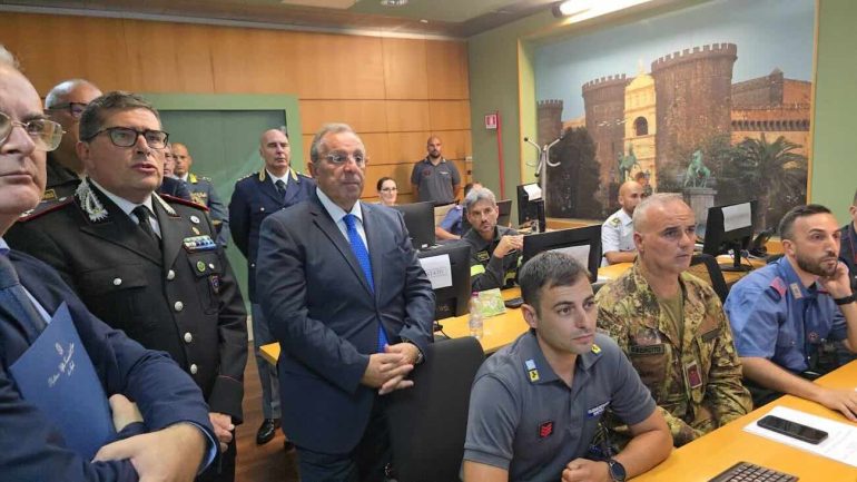 Terra dei Fuochi: il Prefetto di Napoli visita la control room interforze