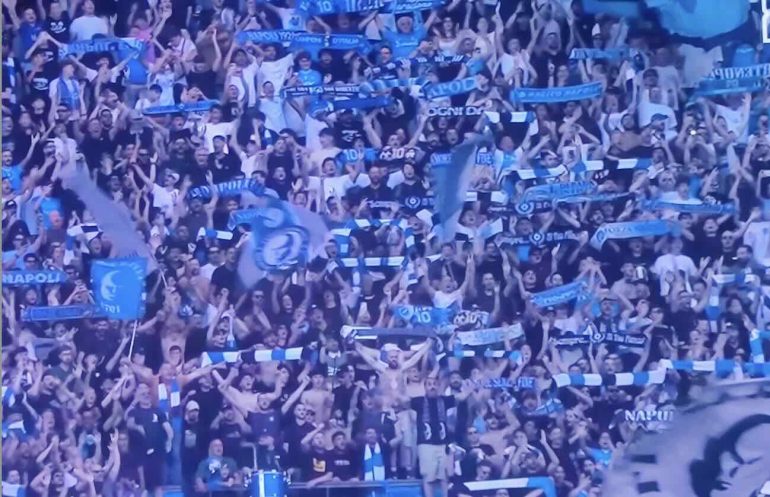 Tifosi, il Napoli consolida il quarto posto: i successi degli ultimi tre anni valgono 40mila nuovi cuori azzurri