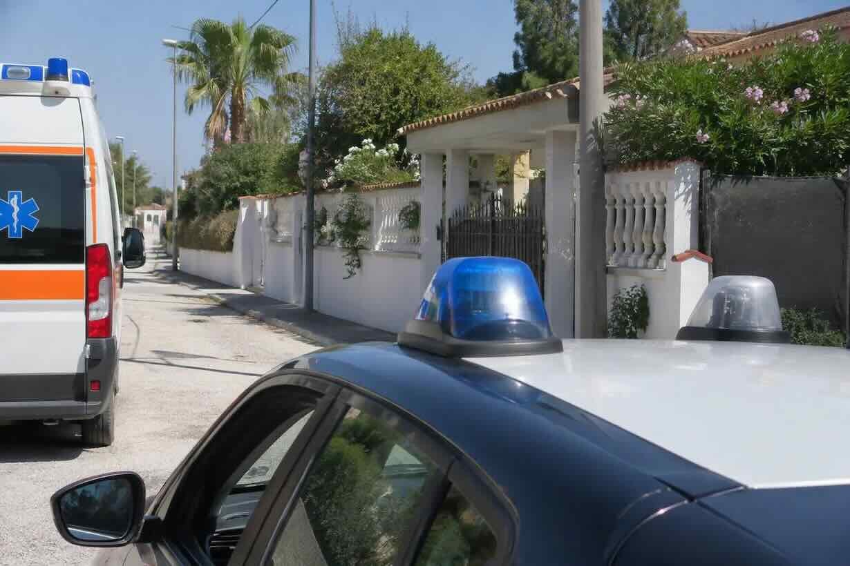 Tragedia a Baia Felice: turista 17enne trovata morta in casa vacanze